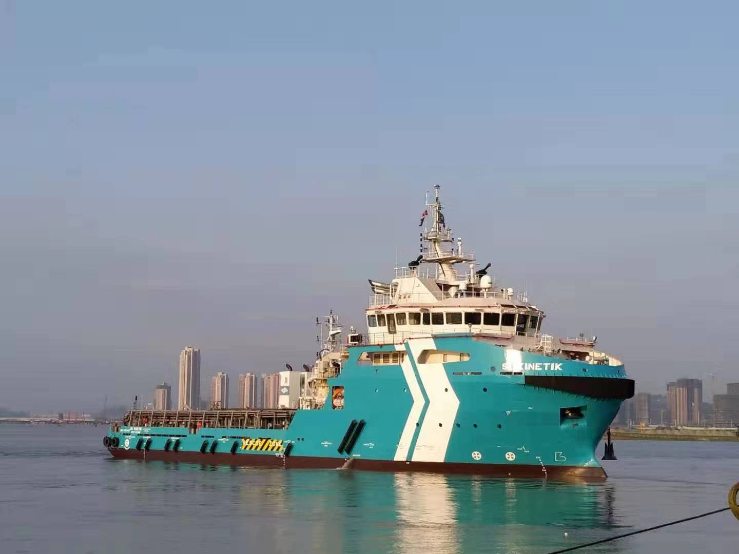 8米三用拖轮顺利交付