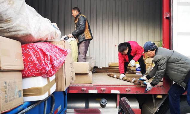 我在海上送快递:7年1000个小时 送出4万个包裹 没有一单能赚钱-物流