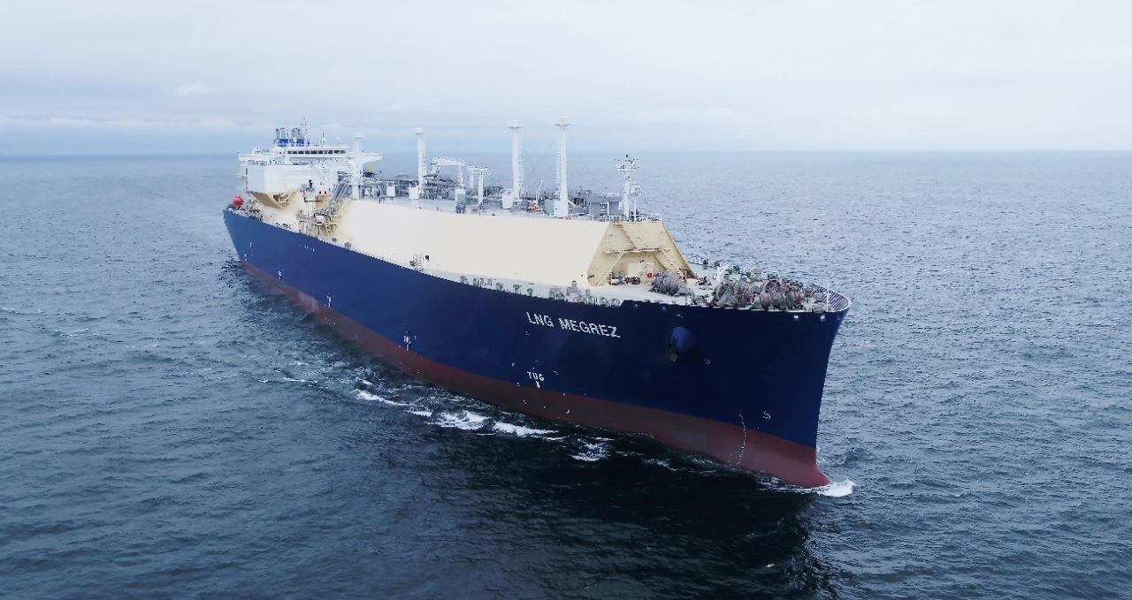 中远海运能源174万方天权星轮顺利命名lng船队再添新星