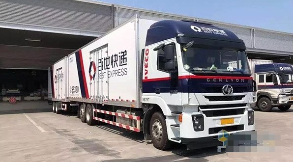 看"物流神器"——红岩杰狮中置轴货运列车如何实力圈粉